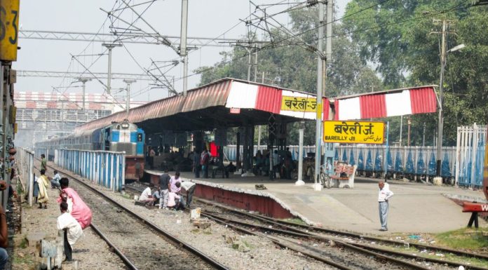 जबरन ले जाने की सूचना पर 113 बच्चों को ट्रेन से जीआरपी ने बरेली जंक्शन पर उतारा