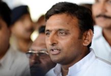 राज्य सरकार अपनी अक्षमताओं पर पर्दा डालना चाहती है: अखिलेष