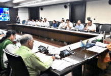 स्वास्थ्य एवं पोषण की रैंकिंग में गिरावट के लिए चन्दौली, फतेहपुर, बहराइच एवं सिद्धार्थनगर के जिलाधिकारियों को सुधार लाए जाने के निर्देश