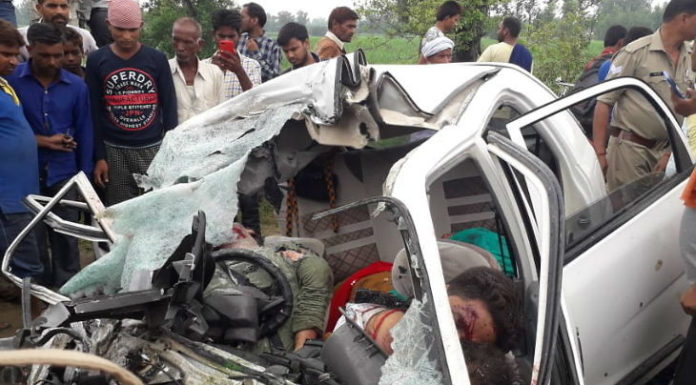 कार और रोडवेज बस की भीषण भिड़ंत, एक परिवार के ही सात लोगों की मौत