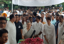 शीला दीक्षित राजकीय सम्मान के साथ पंचतत्व में विलीन