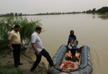 श्रावस्ती : डीएम ने बाढ़ प्रभावित गांवों का जाएजा लेकर अधिकारियों को दिए सख्त निर्देश
