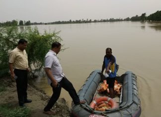 श्रावस्ती : डीएम ने बाढ़ प्रभावित गांवों का जाएजा लेकर अधिकारियों को दिए सख्त निर्देश