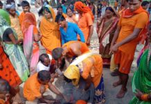 बस की छत पर चढ़े कांवड़िये की करंट से मौत