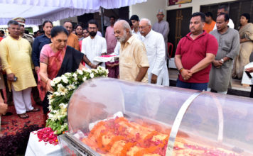 व्यक्तिगत विकास के लिये उनकी रूचि को प्रोत्साहित करें : राज्यपाल