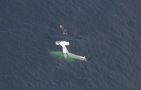 अचानक क्रैश होकर समुद्र में गिरा विमान