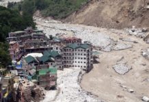 उत्तराखंड : बाढ़ ने मचाई तबाही , कई मलबे में दबे