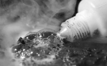 छेड़खानी का विरोध करने पर एक ही परिवार के 13 लोगों पर फेंका तेजाब