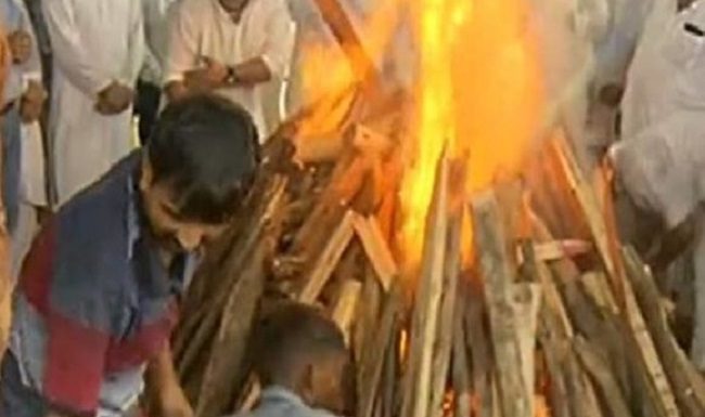 आसमान भी रो पड़ा, अरुण जेटली की आखिरी विदाई पर