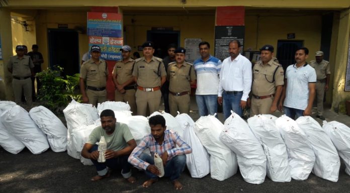 भारी मात्रा में शराब बरामद, दो तस्कर गिरफ्तार