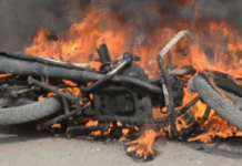 दिल्ली : 25 हजार का चालान कटते ही युवक ने बाइक में लगा दी आग