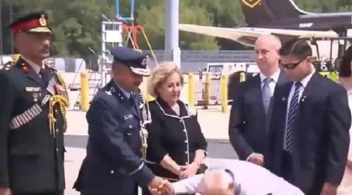 जब PM मोदी ने अमेरिका में प्रोटोकॉल तोड़ा तो अफसर भी चौंक गए