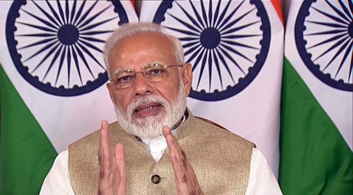 मथुरा : मोदी ने कहा- कान में ‘ओम’ और ‘गाय’ शब्द पड़ते ही कुछ लोगों को करंट लगता है