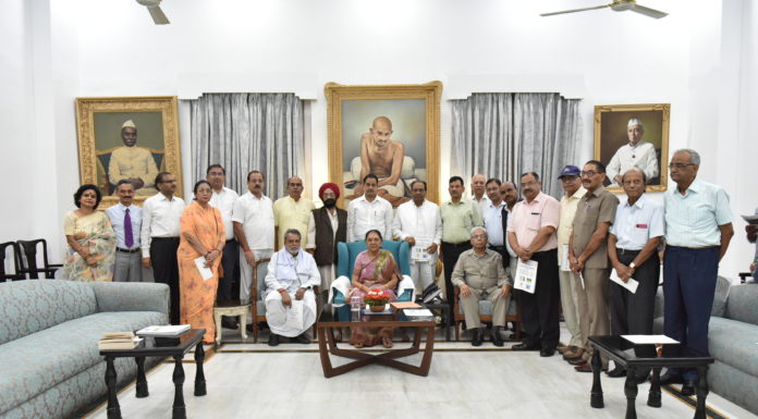 गांधी जयन्ती पर राजभवन में बच्चों ने सांस्कृतिक कार्यक्रम किया प्रस्तुत