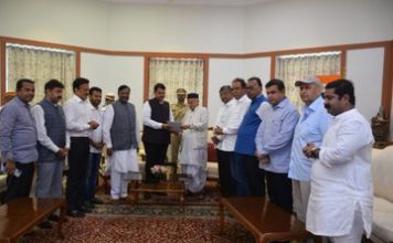 महाराष्ट्र : CM फडणवीस ने दिया इस्तीफा, लग सकता है राष्ट्रपति शासन