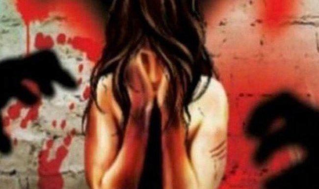 एसएसपी ऑफिस के सामने गैंगरेप पीड़िता व माता-पिता ने खाया विषाक्त पदार्थ