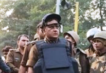 लखनऊ में प्रदर्शनकारियों ने दो पुलिस चौकियां फूंकीं, कई वाहनों में लगाई आग