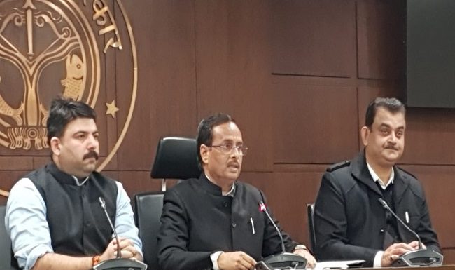 सपा के राष्ट्रीय अध्यक्ष अखिलेश यादव दंगाईयों को भड़का रहे: डॉ. दिनेश शर्मा