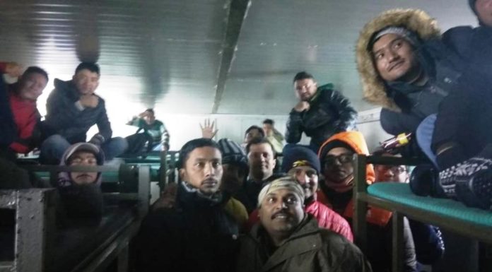 भारी बर्फबारी में फंसे 1700 पर्यटकों के लिए मसीहा बने भारतीय सेना के वीर जवान