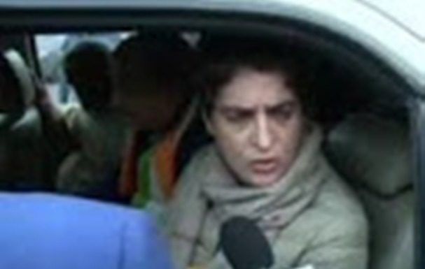 लखनऊ पुलिस पर प्रियंका गांधी का आरोप- मेरा गला दबाकर धकेला