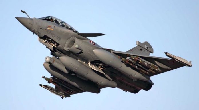 रिटायर हो रहे जेट्स की कमी पूरी करने आएंगे 200 लड़ाकू विमान : रक्षा सचिव
