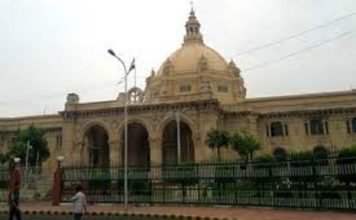 यूपी : पूर्व CM अखिलेश यादव की सुरक्षा को लेकर दोनों सदनों में मचा हंगामा