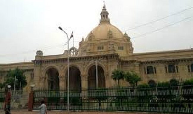 यूपी : पूर्व CM अखिलेश यादव की सुरक्षा को लेकर दोनों सदनों में मचा हंगामा