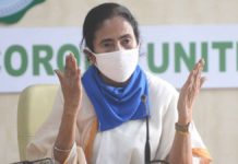 पश्चिम बंगाल : ममता बनर्जी ने केंद्र के निर्देशों के विरुद्ध रात में कर्फ्यू न लगाने का दिया आदेश