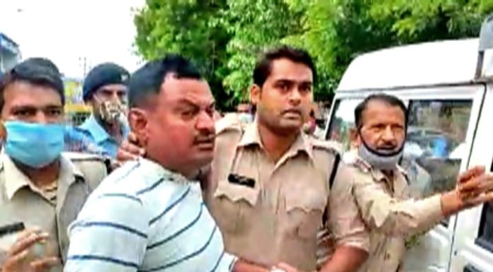 बड़ा खुलासा – विकास दुबे ने पुलिसवालों को बनाई थी जलाने की योजना