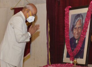 राष्ट्रपति ने पूर्व राष्ट्रपति डॉ एपीजे अब्दुल कलाम की 89वीं जयंती पर दी श्रद्धांजलि