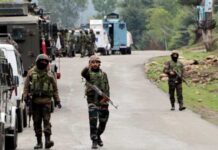 जम्मू-कश्मीर में आतंकी हमला, 2 पुलिसकर्मी शहीद, 2 नागरिकों की मौत