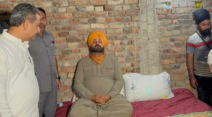 जब तक आशीष मिश्रा के खिलाफ कार्रवाई नहीं होती, भूख हड़ताल पर बैठूंगा : सिद्धू