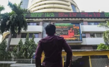 सेंसेक्स की टॉप 10 में से 9 कंपनियों का मार्केट कैप 4.74 लाख करोड़ रुपये गिरा
